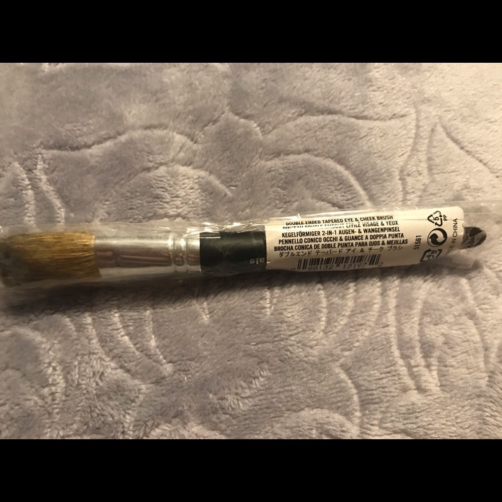 Makeup Bundle - Picture 14 of 16